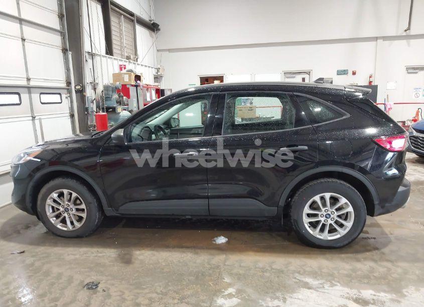 Photo 14 of 2021 Ford Escape S (VIN 1FMCU9F62MUA47199)