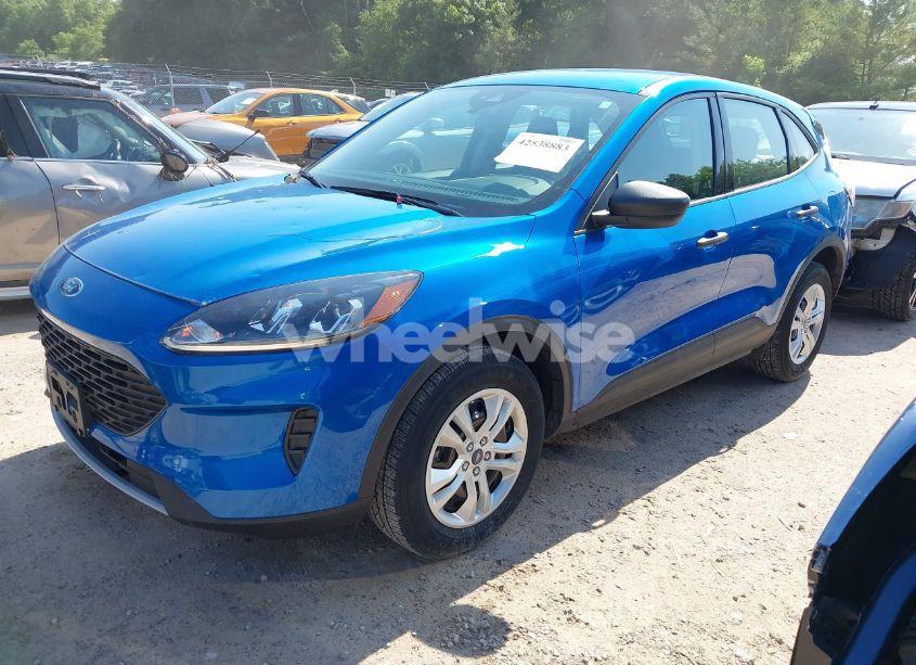 Photo 2 of 2020 Ford Escape S (VIN 1FMCU9F63LUA49364)