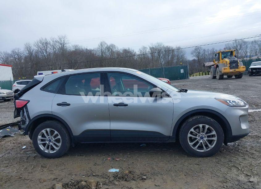 Photo 13 of 2022 Ford Escape S (VIN 1FMCU9F65NUA28678)