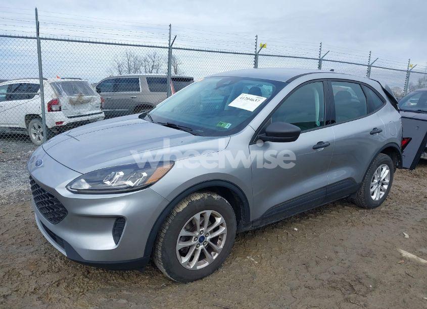 Photo 2 of 2022 Ford Escape S (VIN 1FMCU9F65NUA28678)