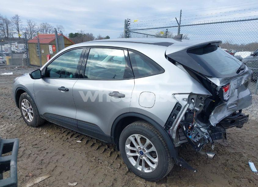 Photo 3 of 2022 Ford Escape S (VIN 1FMCU9F65NUA28678)