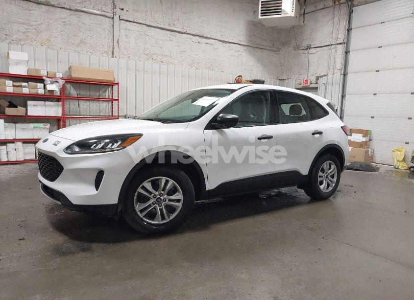 Photo 2 of 2022 Ford Escape S (VIN 1FMCU9F65NUB53101)