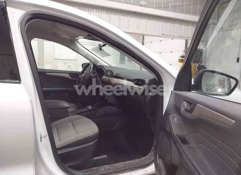 Photo 5 of 2022 Ford Escape S (VIN 1FMCU9F65NUB53101)