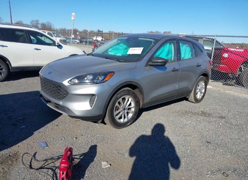 Photo 2 of 2022 Ford Escape S (VIN 1FMCU9F66NUB66830)