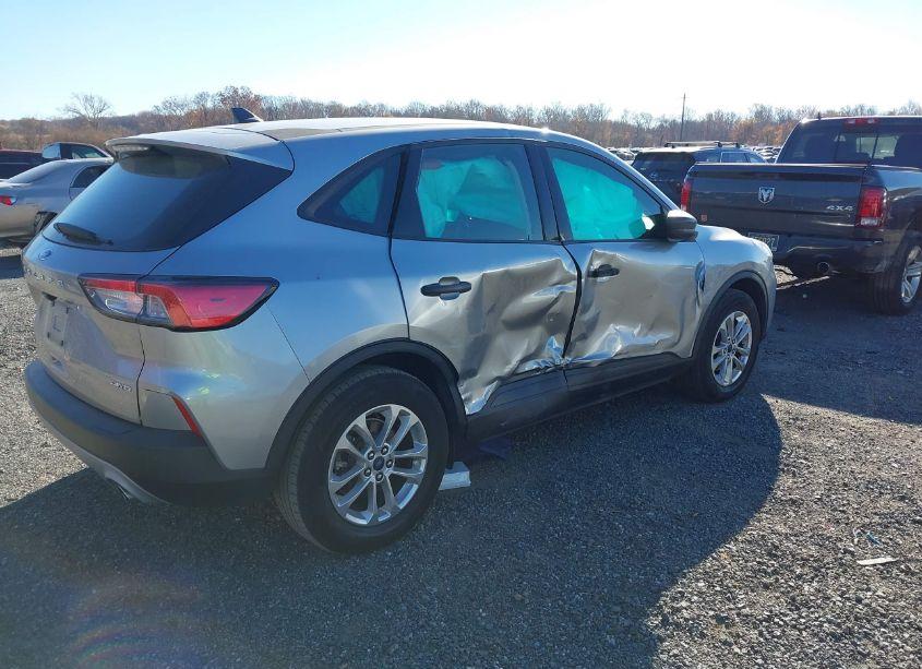 Photo 4 of 2022 Ford Escape S (VIN 1FMCU9F66NUB66830)