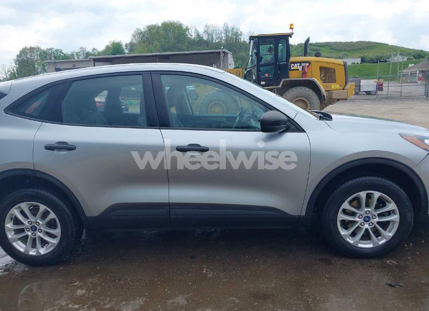 Photo 13 of 2021 Ford Escape S (VIN 1FMCU9F67MUB13567)