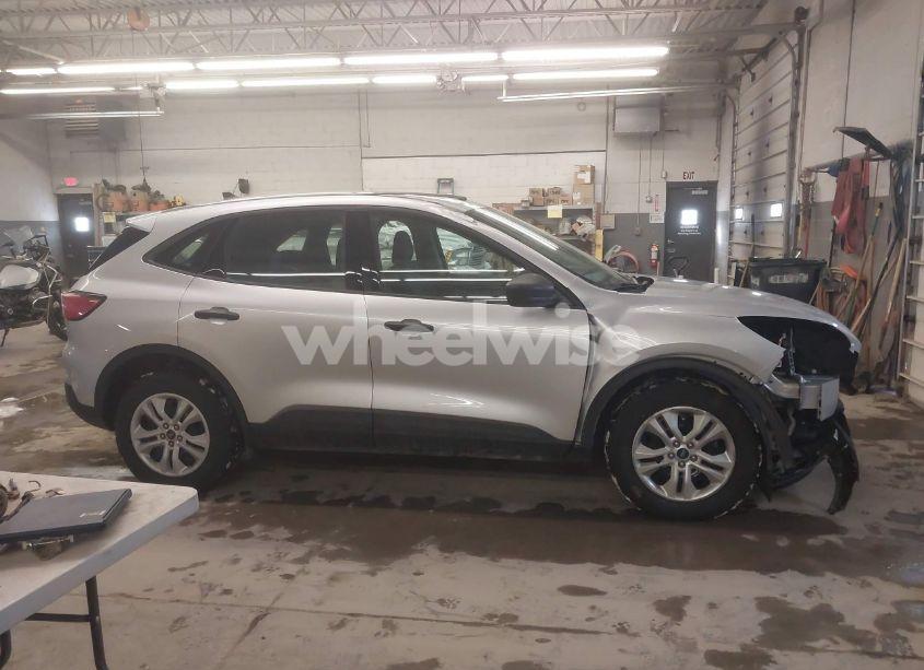 Photo 13 of 2020 Ford Escape S (VIN 1FMCU9F68LUB86560)