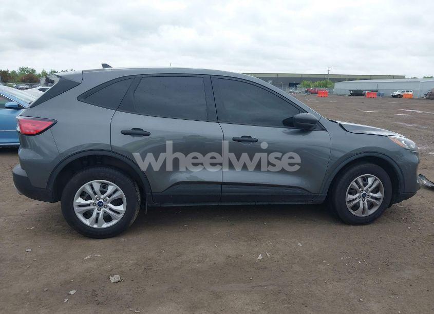 Photo 14 of 2021 Ford Escape S (VIN 1FMCU9F69MUA73640)