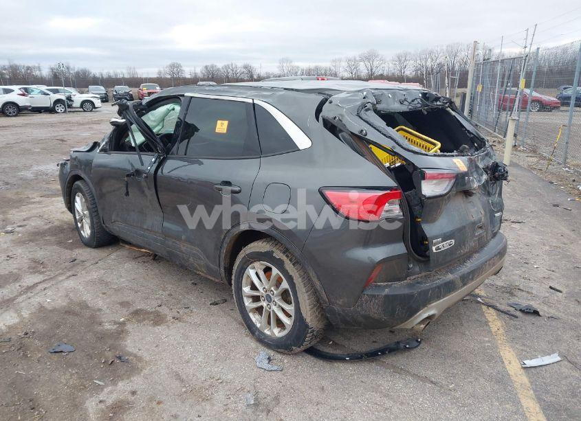 Photo 3 of 2020 Ford Escape SE (VIN 1FMCU9G60LUA96687)