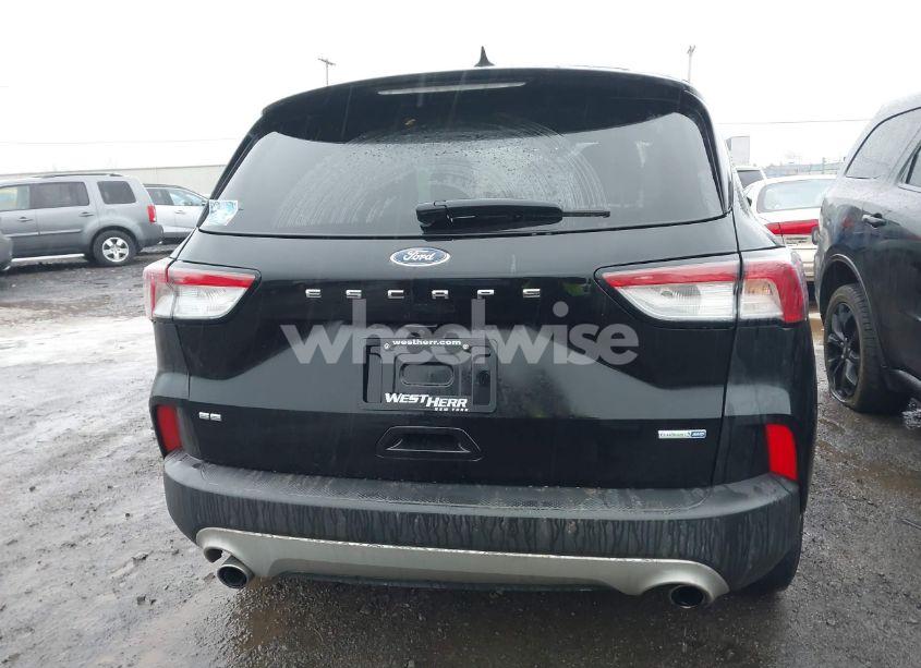 Photo 16 of 2020 Ford Escape SE (VIN 1FMCU9G60LUA97399)