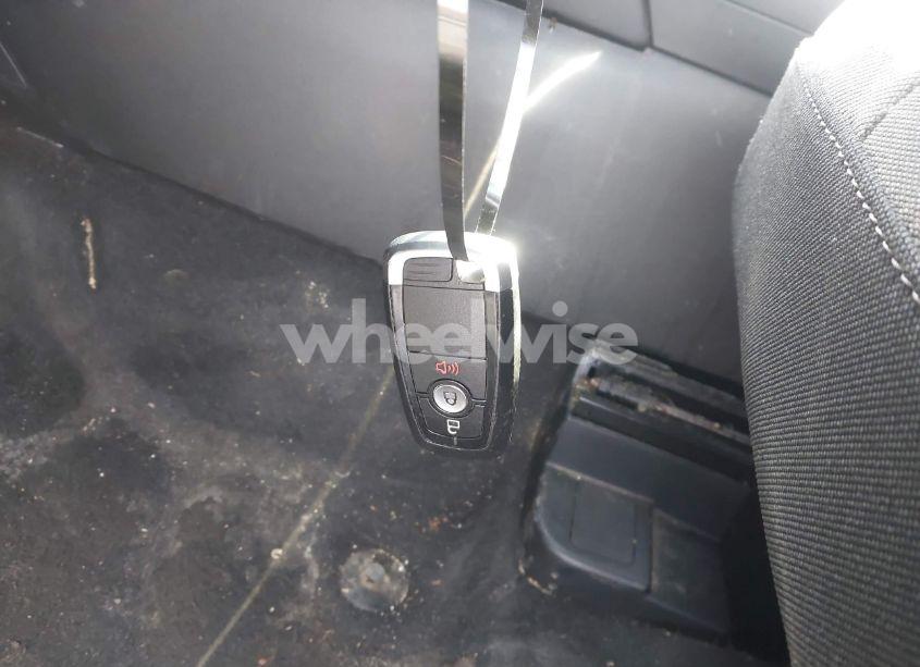 Photo 11 of 2020 Ford Escape SE (VIN 1FMCU9G60LUB39747)