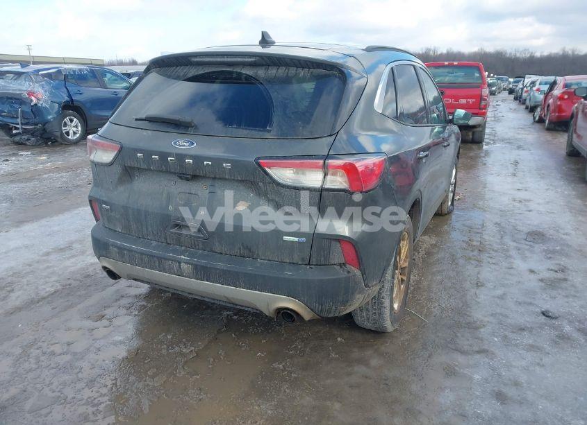 Photo 4 of 2020 Ford Escape SE (VIN 1FMCU9G60LUB39747)
