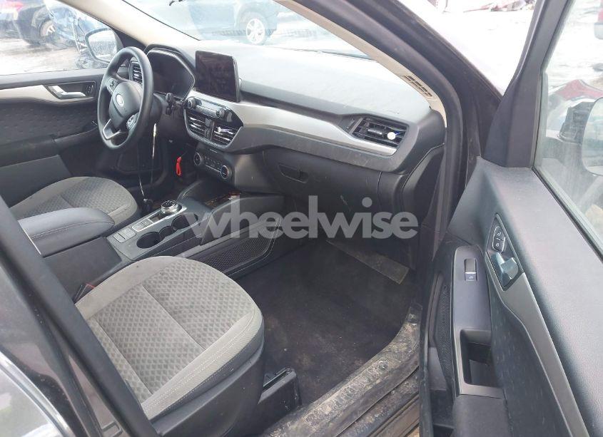 Photo 5 of 2020 Ford Escape SE (VIN 1FMCU9G60LUB39747)