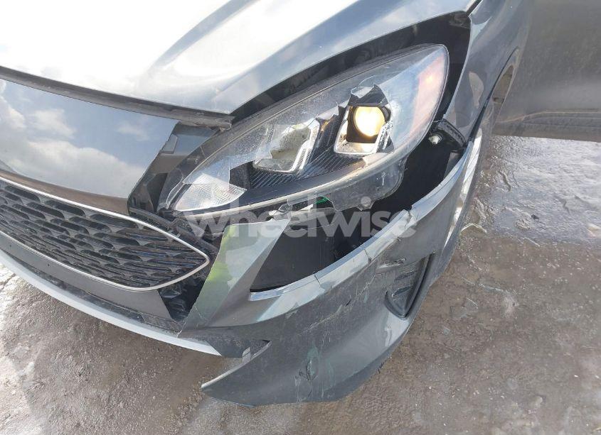 Photo 6 of 2020 Ford Escape SE (VIN 1FMCU9G60LUB39747)