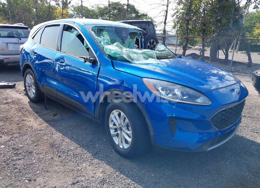 2020 Ford Escape SE (VIN 1FMCU9G60LUB48335) main photo