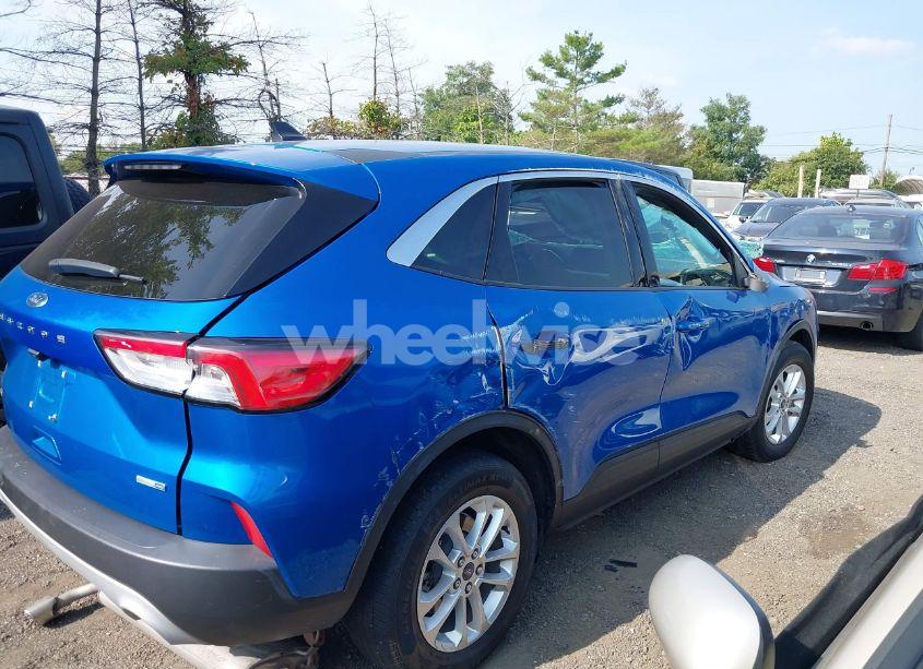 Photo 4 of 2020 Ford Escape SE (VIN 1FMCU9G60LUB48335)