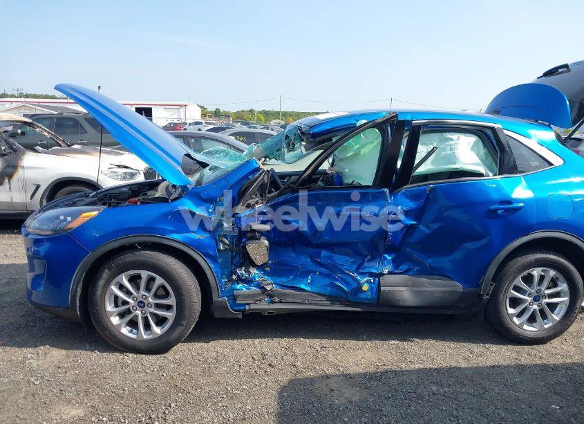 Photo 6 of 2020 Ford Escape SE (VIN 1FMCU9G60LUB48335)