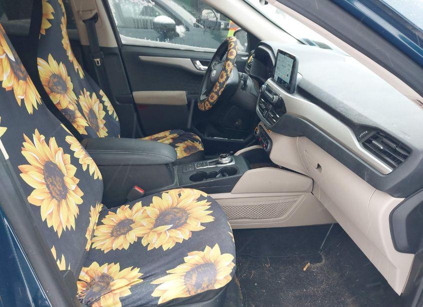 Photo 5 of 2020 Ford Escape SE (VIN 1FMCU9G60LUC56938)