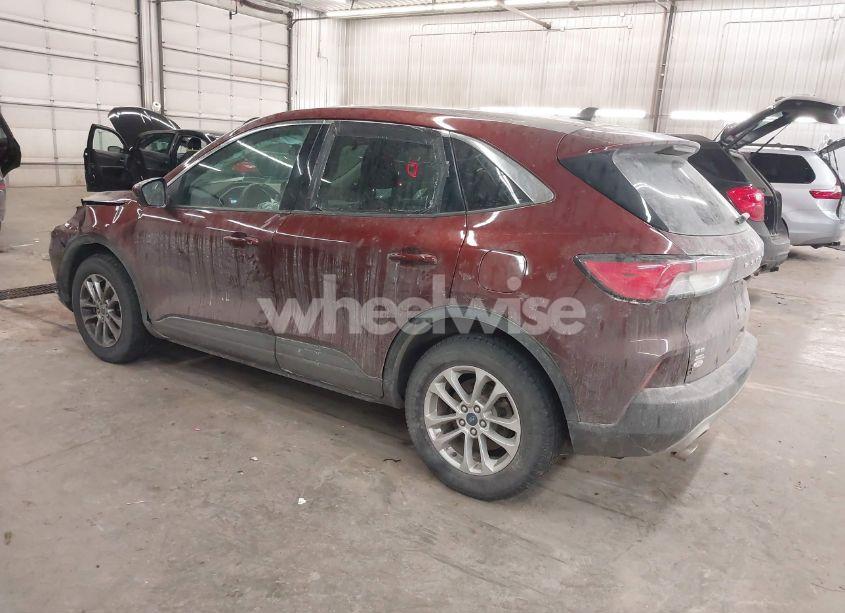 Photo 3 of 2021 Ford Escape SE (VIN 1FMCU9G60MUA02969)