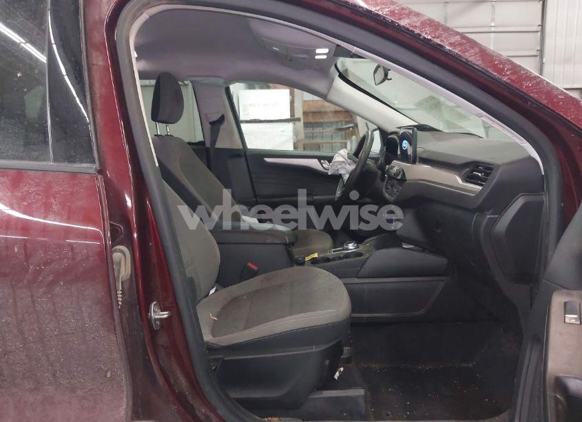 Photo 5 of 2021 Ford Escape SE (VIN 1FMCU9G60MUA02969)