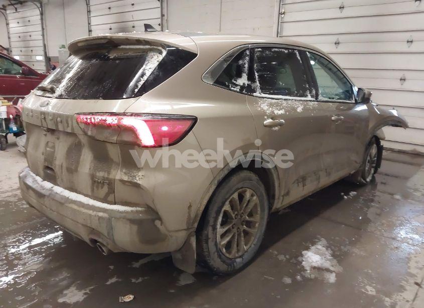 Photo 4 of 2021 Ford Escape SE (VIN 1FMCU9G60MUA32540)