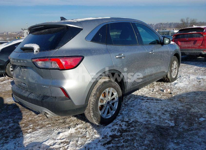 Photo 4 of 2021 Ford Escape SE (VIN 1FMCU9G60MUA46566)