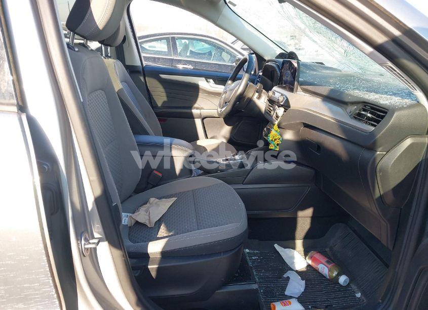 Photo 5 of 2021 Ford Escape SE (VIN 1FMCU9G60MUA46566)