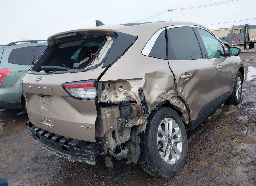 Photo 4 of 2021 Ford Escape SE (VIN 1FMCU9G60MUA47295)