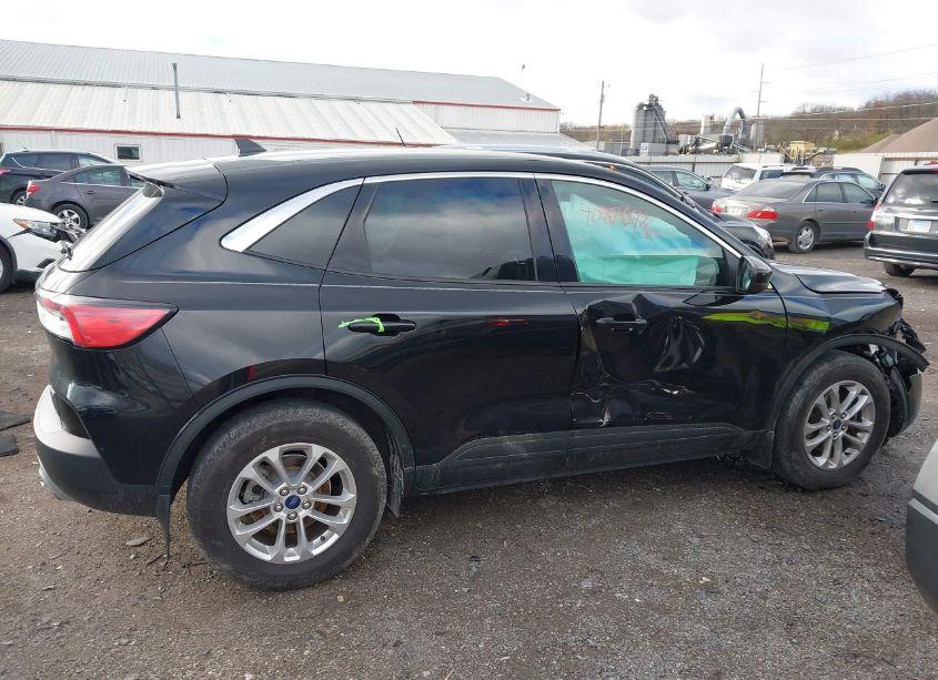 Photo 13 of 2021 Ford Escape SE (VIN 1FMCU9G60MUB01355)