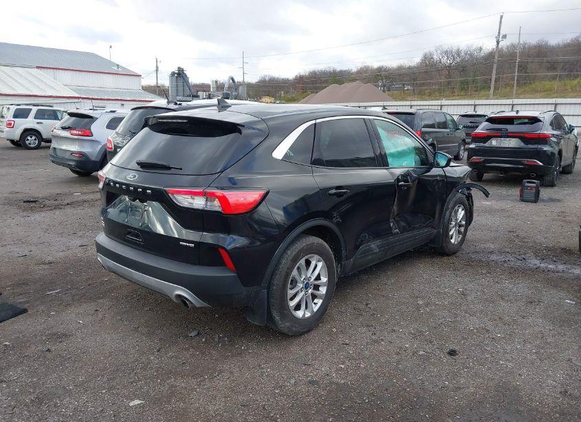 Photo 4 of 2021 Ford Escape SE (VIN 1FMCU9G60MUB01355)