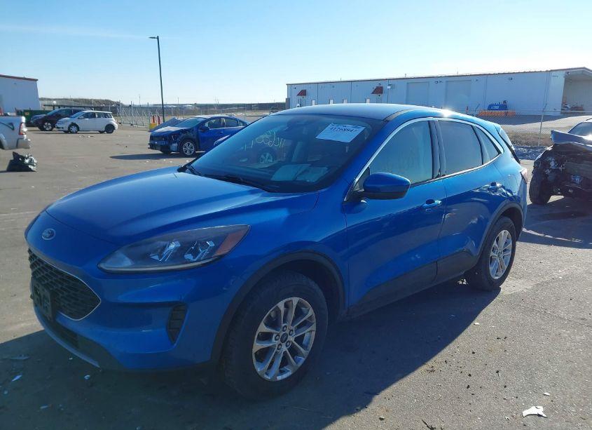 Photo 2 of 2021 Ford Escape SE (VIN 1FMCU9G60MUB28829)