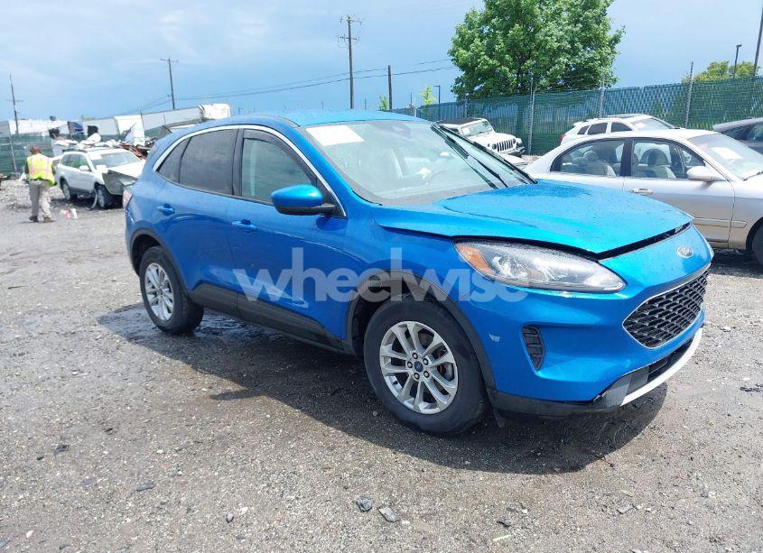 2021 Ford Escape SE (VIN 1FMCU9G60MUB30337) main photo