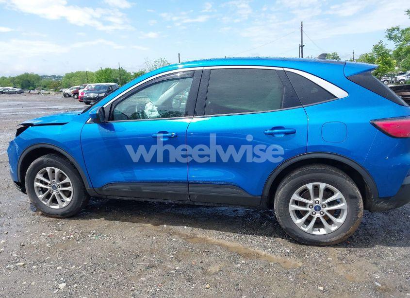 Photo 13 of 2021 Ford Escape SE (VIN 1FMCU9G60MUB30337)
