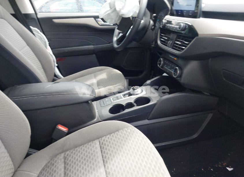 Photo 5 of 2021 Ford Escape SE (VIN 1FMCU9G60MUB30337)