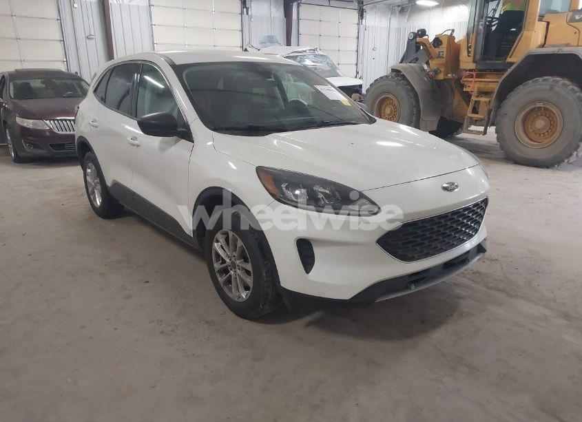 2022 Ford Escape SE (VIN 1FMCU9G60NUA60680) main photo