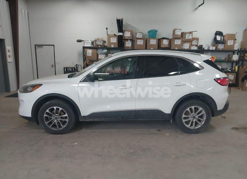 Photo 14 of 2022 Ford Escape SE (VIN 1FMCU9G60NUA60680)