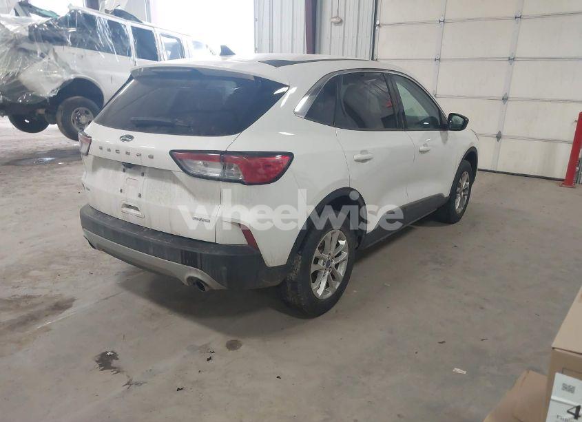 Photo 4 of 2022 Ford Escape SE (VIN 1FMCU9G60NUA60680)