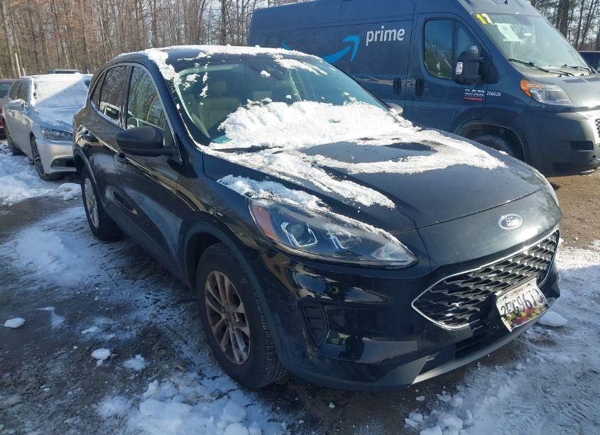 2022 Ford Escape SE (VIN 1FMCU9G60NUA61361) main photo