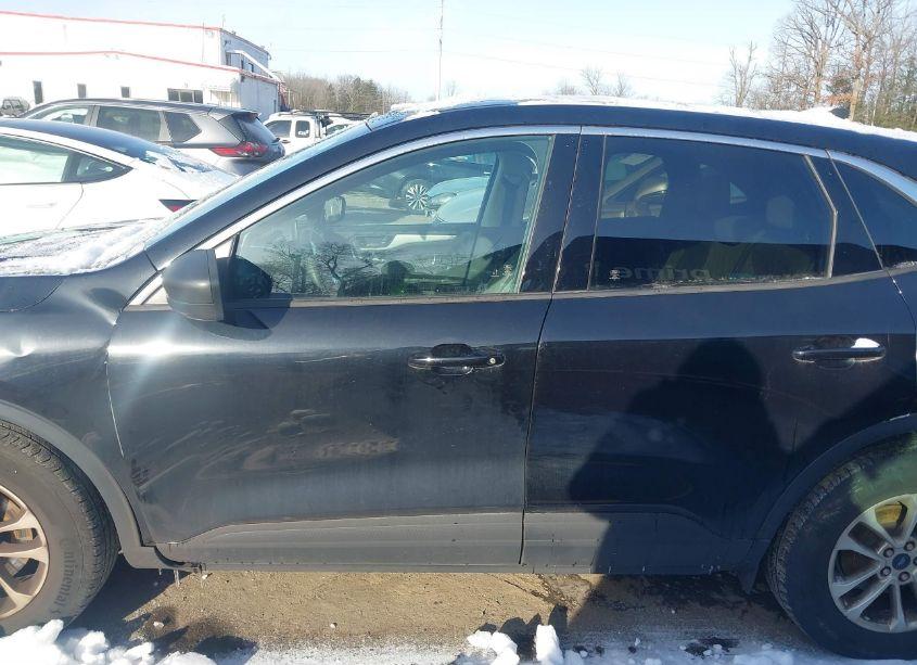 Photo 14 of 2022 Ford Escape SE (VIN 1FMCU9G60NUA61361)