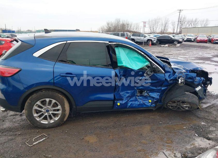 Photo 13 of 2022 Ford Escape SE (VIN 1FMCU9G60NUB82441)