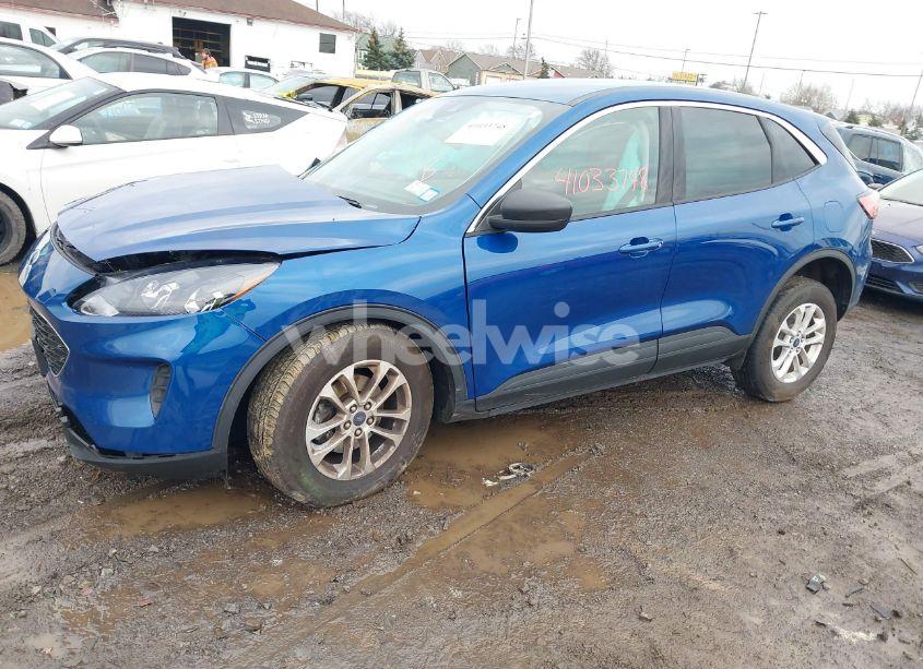 Photo 2 of 2022 Ford Escape SE (VIN 1FMCU9G60NUB82441)