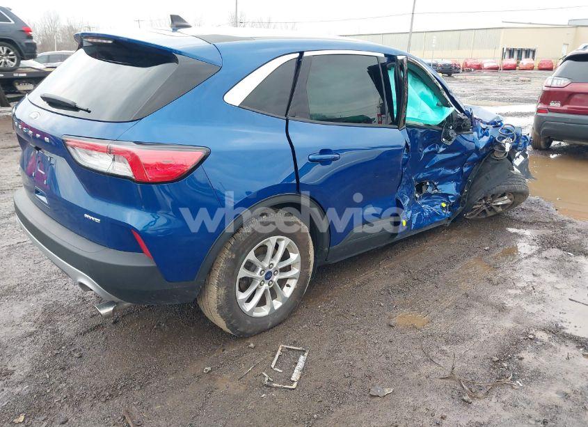 Photo 4 of 2022 Ford Escape SE (VIN 1FMCU9G60NUB82441)