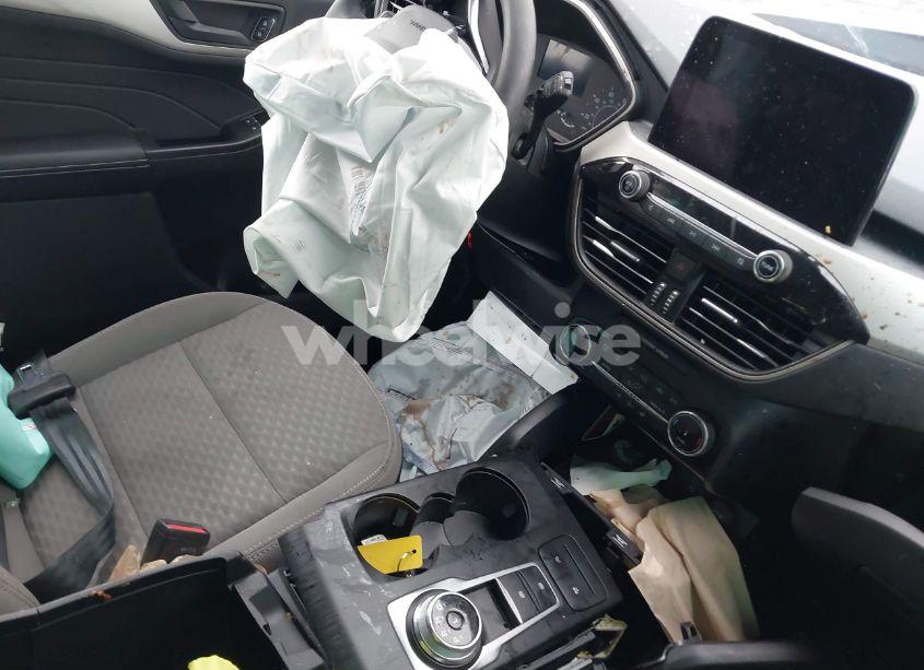 Photo 5 of 2022 Ford Escape SE (VIN 1FMCU9G60NUB82441)