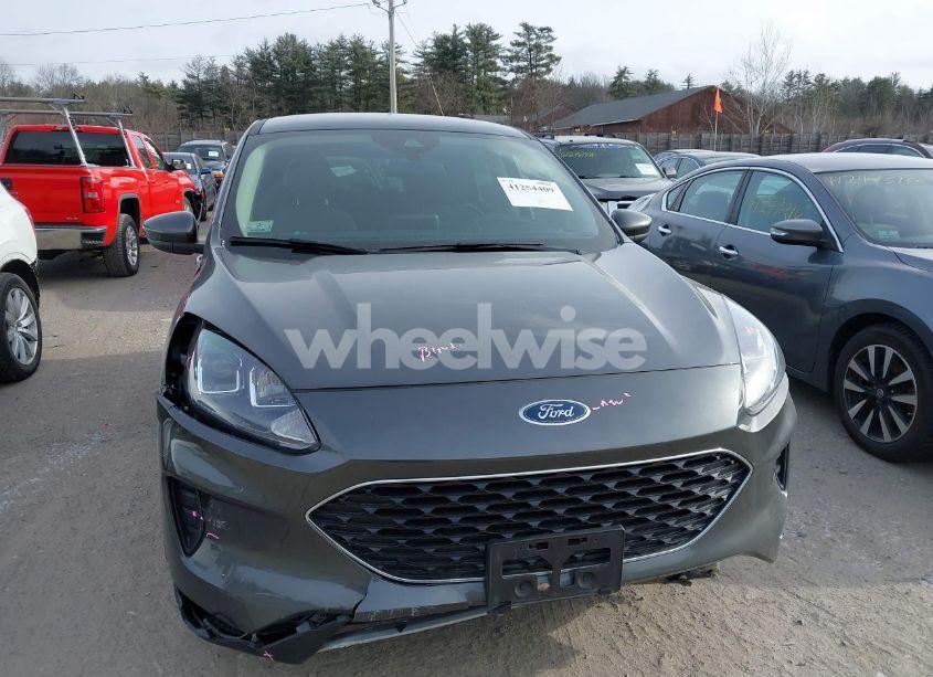 Photo 12 of 2020 Ford Escape SE (VIN 1FMCU9G61LUB46481)