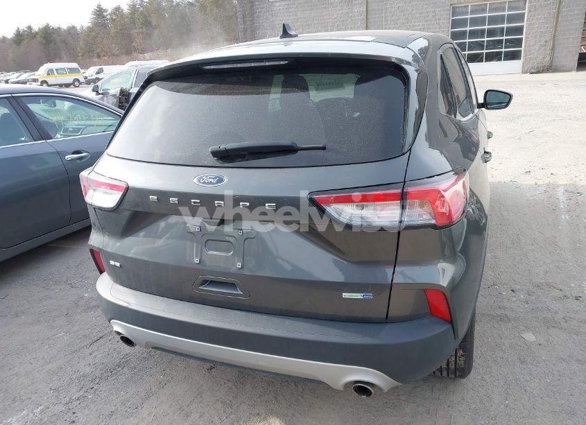 Photo 16 of 2020 Ford Escape SE (VIN 1FMCU9G61LUB46481)