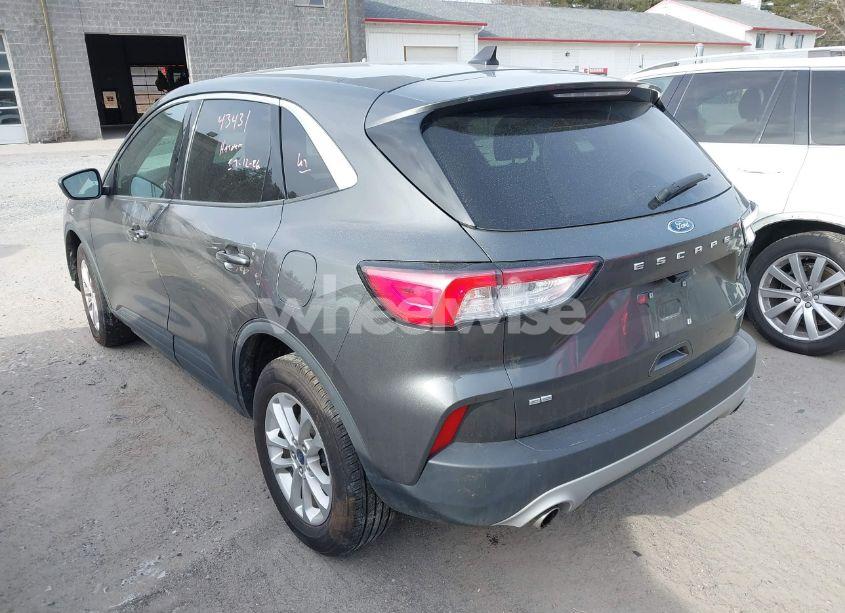 Photo 3 of 2020 Ford Escape SE (VIN 1FMCU9G61LUB46481)