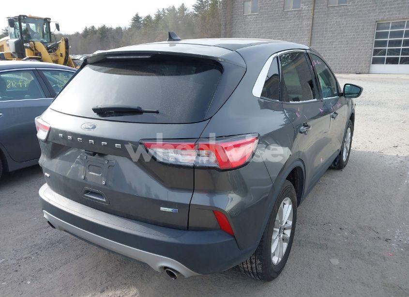 Photo 4 of 2020 Ford Escape SE (VIN 1FMCU9G61LUB46481)