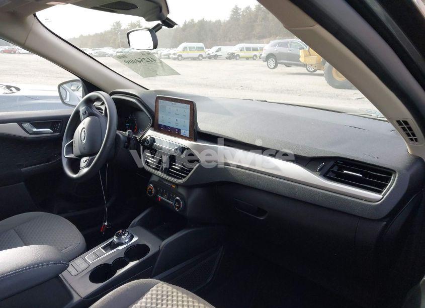 Photo 5 of 2020 Ford Escape SE (VIN 1FMCU9G61LUB46481)