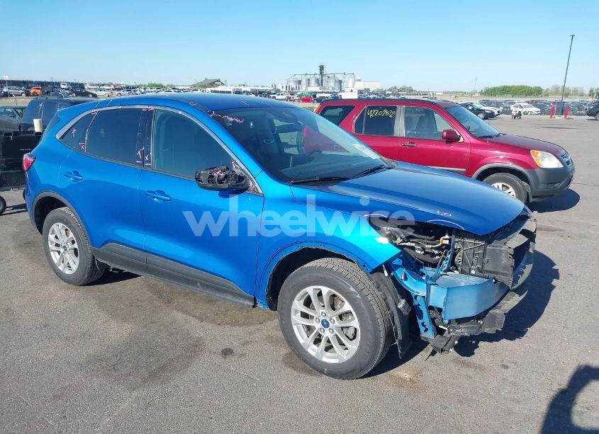 2020 Ford Escape SE (VIN 1FMCU9G61LUB49218) main photo