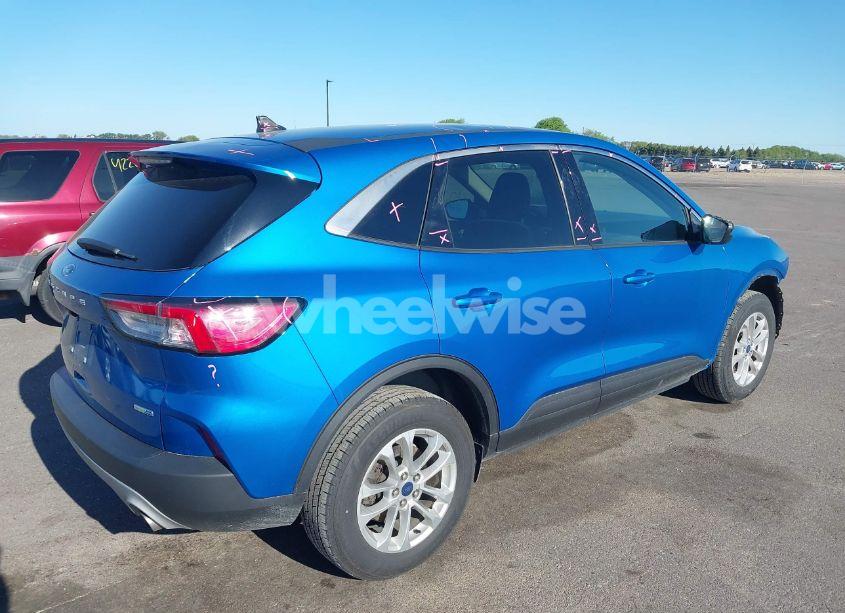 Photo 4 of 2020 Ford Escape SE (VIN 1FMCU9G61LUB49218)